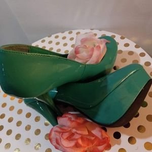 Charlotte Russe Green heels